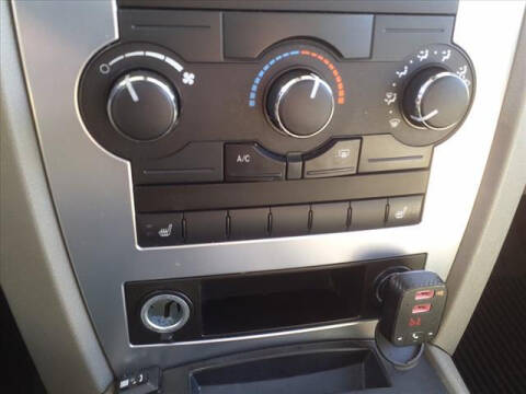 2009 Jeep Commander Sport