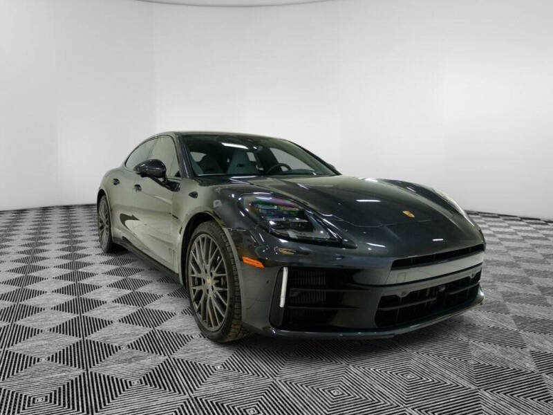 2025 Porsche Panamera 4