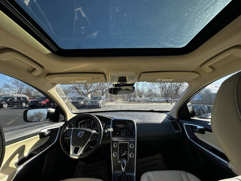 2016 Volvo XC60 T5 Drive-E Premier