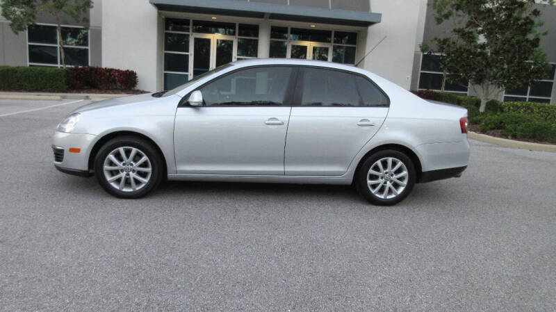 Used 2010 Volkswagen Jetta Limited Edition with VIN 3VWAX7AJ1AM152428 for sale in Largo, FL