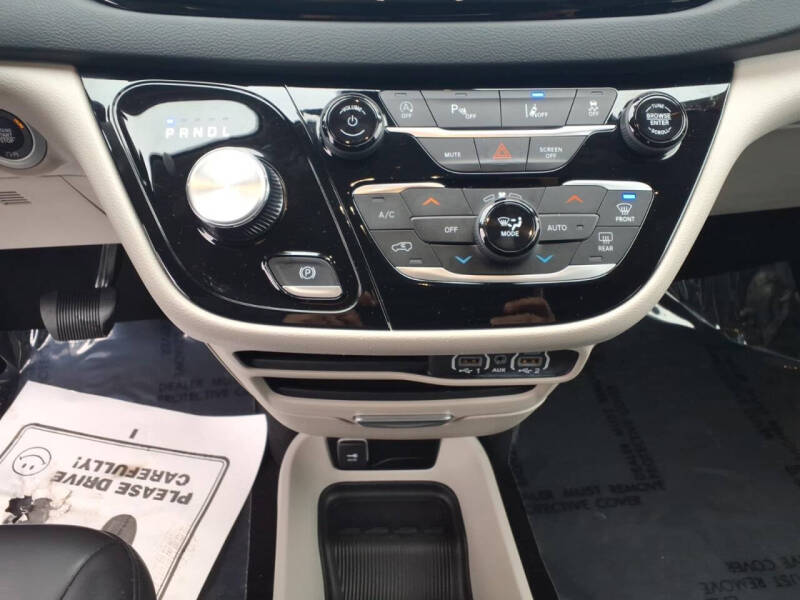 2023 Chrysler Pacifica Touring L