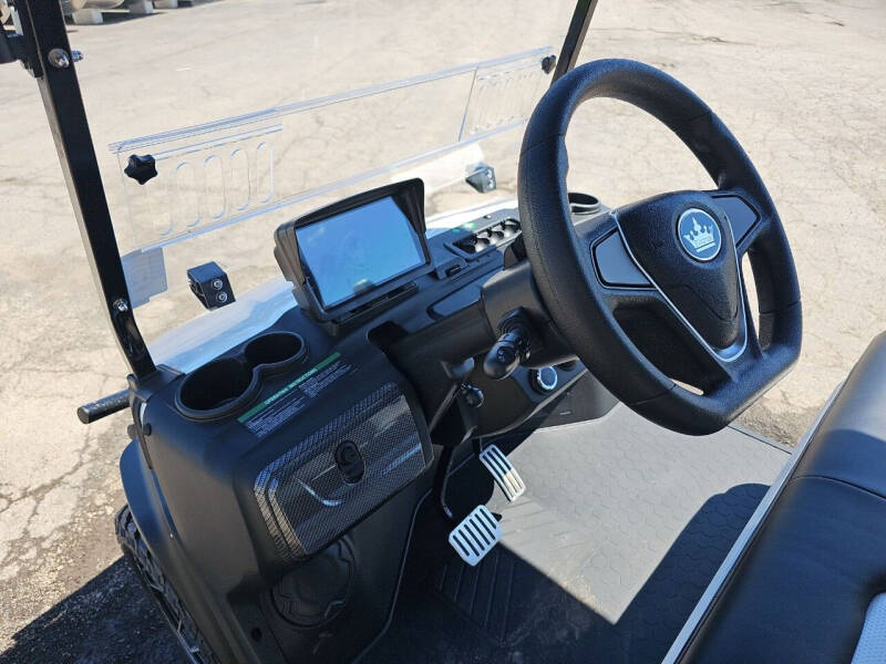 2024 Evolution Maverick  4