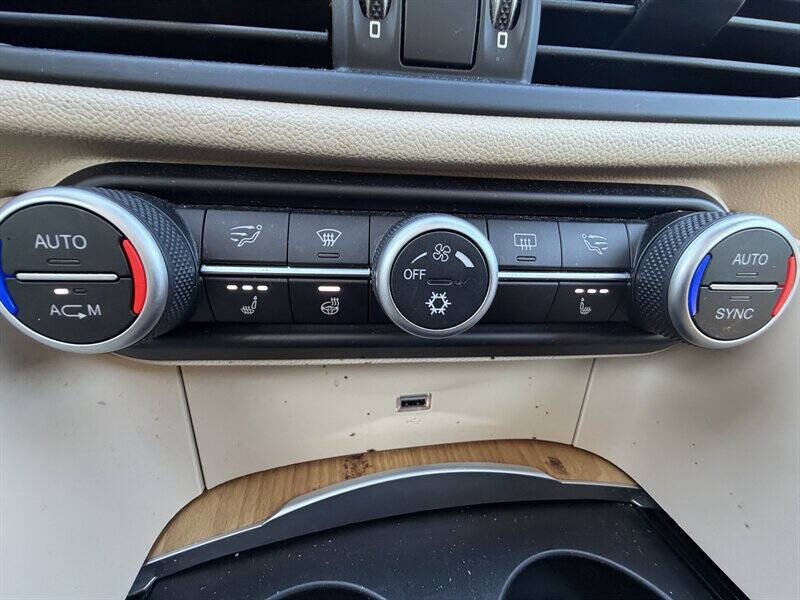 2017 Alfa Romeo Giulia Ti