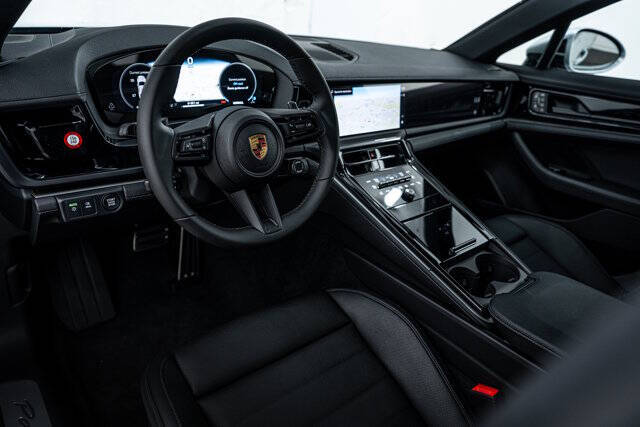 2025 Porsche Panamera 4