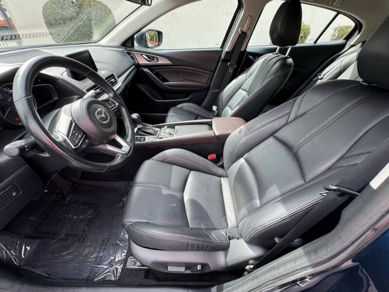 2018 Mazda MAZDA3 Touring