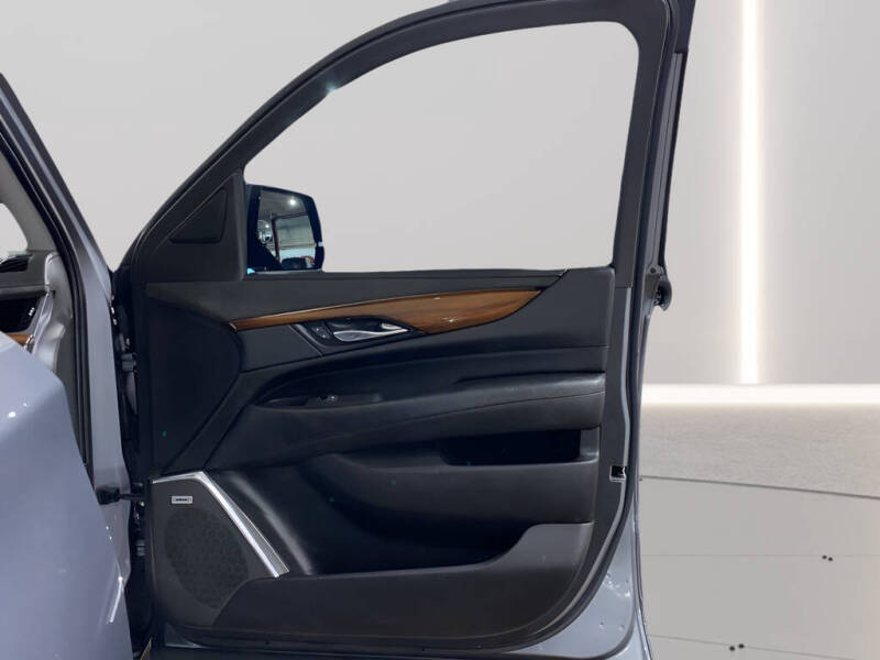 2020 Cadillac Escalade Luxury