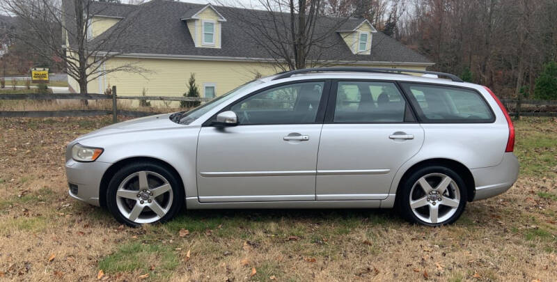 2008 Volvo V50 for sale at ROBERT MOTORCARS in Woodbury CT
