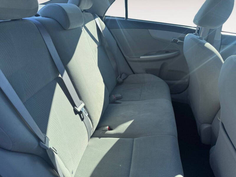 2011 Toyota Corolla LE