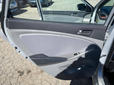 2017 Hyundai Accent SE