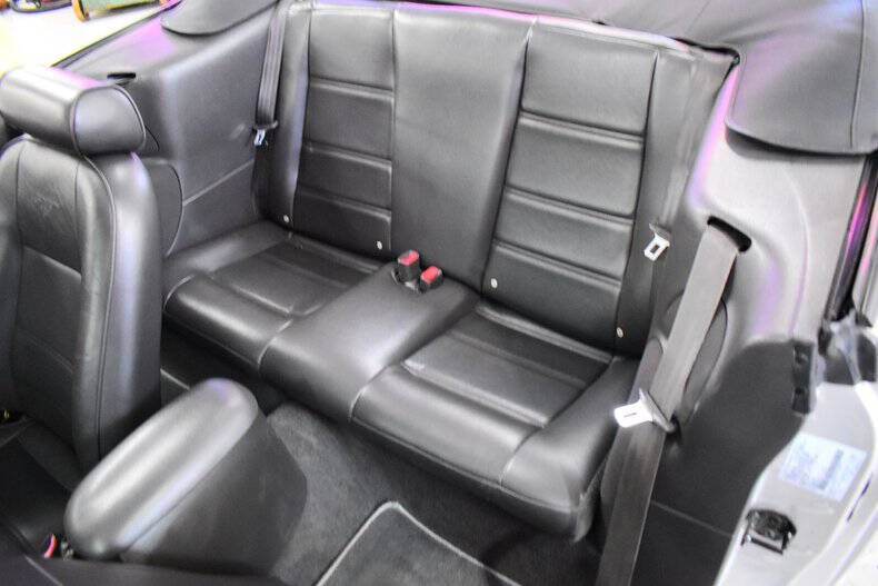 2004 Ford Mustang Deluxe