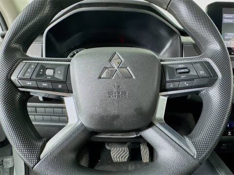 2023 Mitsubishi Outlander ES