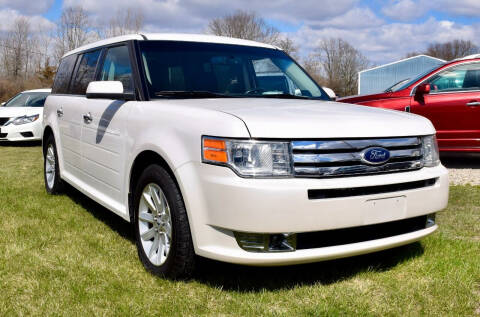 2011 Ford Flex for sale at PINNACLE ROAD AUTOMOTIVE LLC in Moraine OH