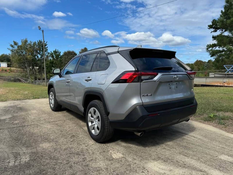 2020 Toyota RAV4 LE