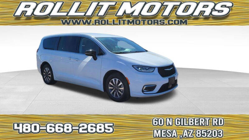 2024 Chrysler Pacifica Hybrid Select PHEV's photo