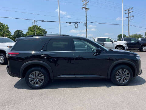 2024 Nissan Pathfinder SV