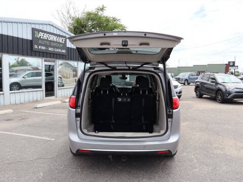2017 Chrysler Pacifica Touring-L