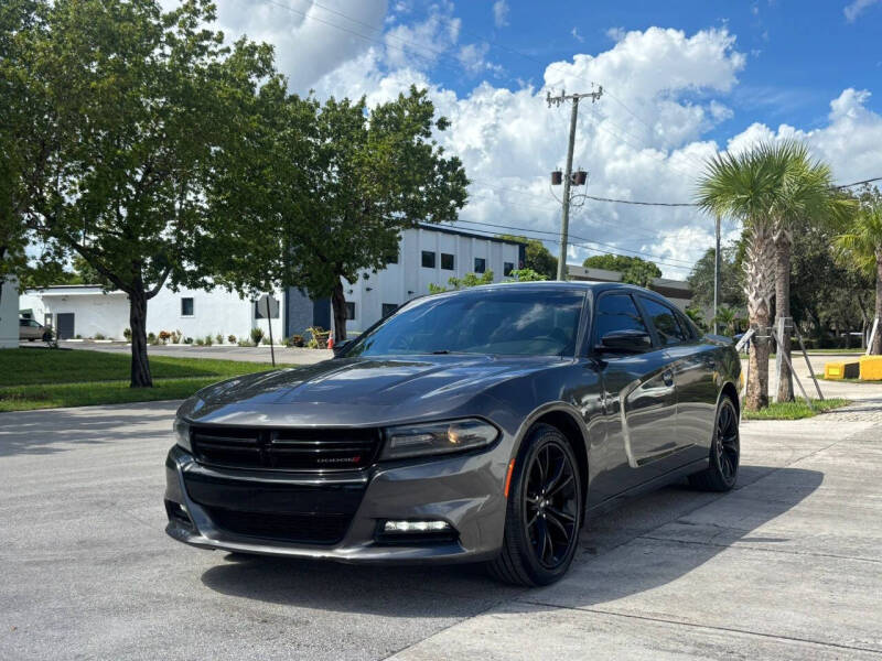 2017 Dodge Charger SXT's photo