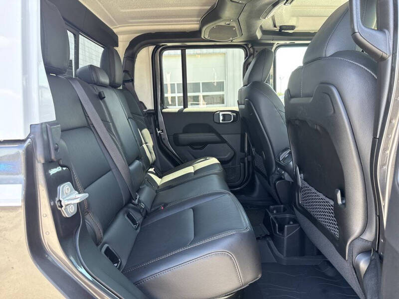 2026 Jeep Gladiator Sahara