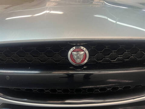 2017 Jaguar F-TYPE R