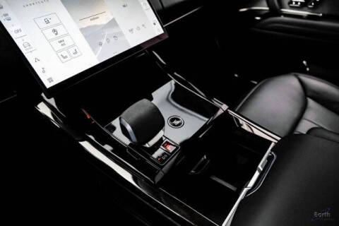 2024 Land Rover Range Rover Sport P360 SE