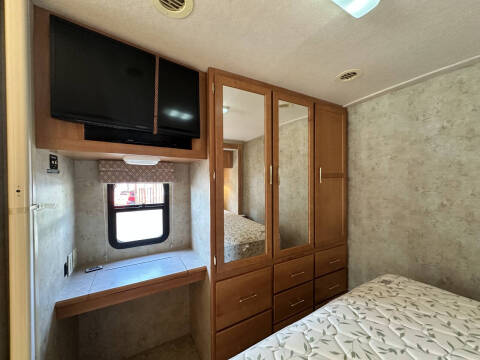 2006 Itasca Sunova / 29ft