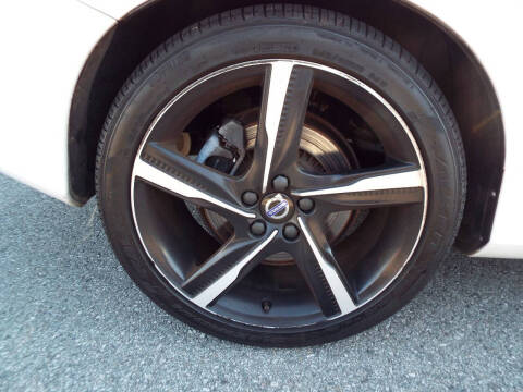 2016 Volvo V60 T6 R-Design Platinum