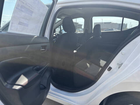 2025 Nissan Versa SR