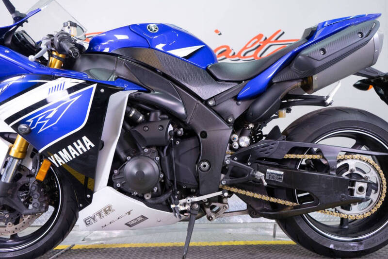 2013 Yamaha YZF-R1