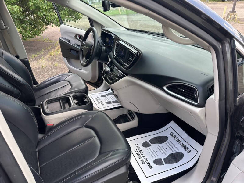 2020 Chrysler Voyager LXi