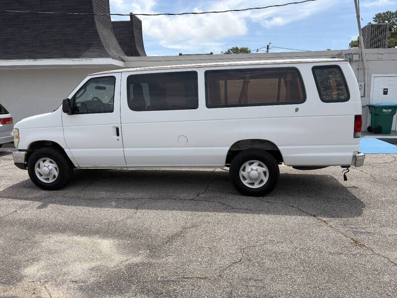 2009 Ford E-Series E-350 SD XLT