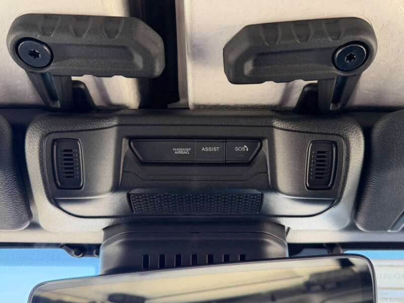 2025 Jeep Gladiator High Tide