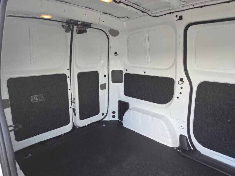 2020 Nissan NV200