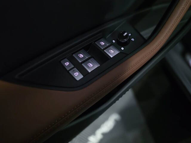 2022 Audi e-tron quattro Premium Plus