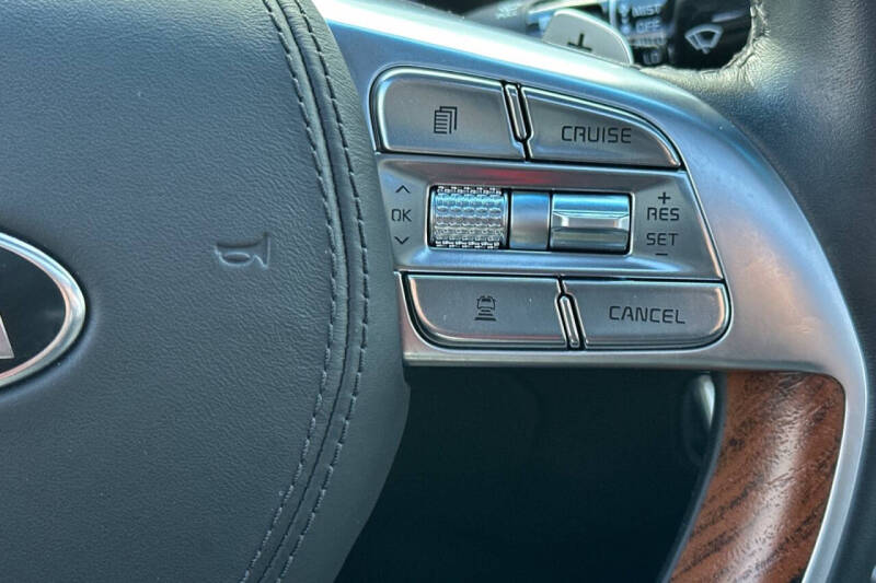 2020 Kia K900 Luxury