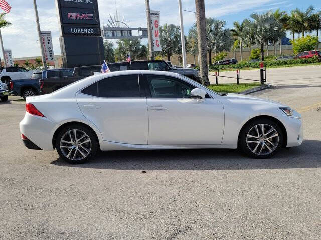 2020 Lexus IS 300