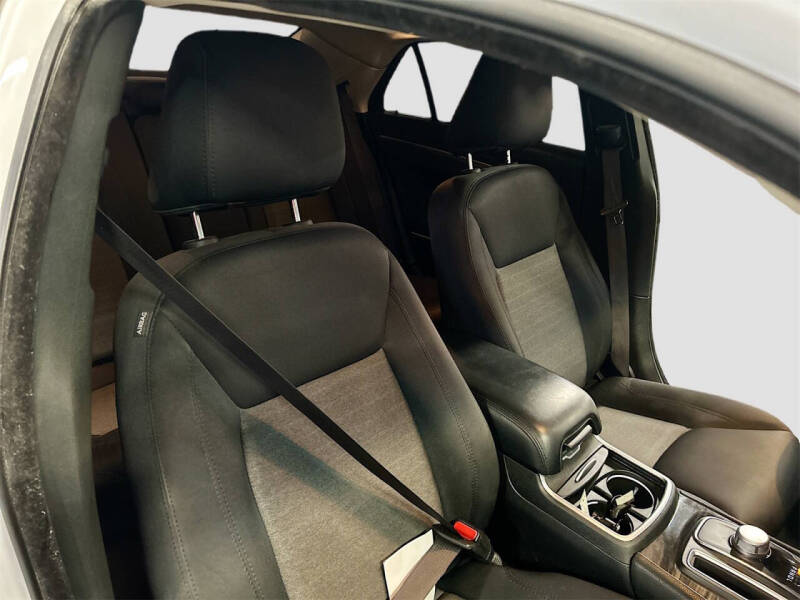 2022 Chrysler 300 Touring