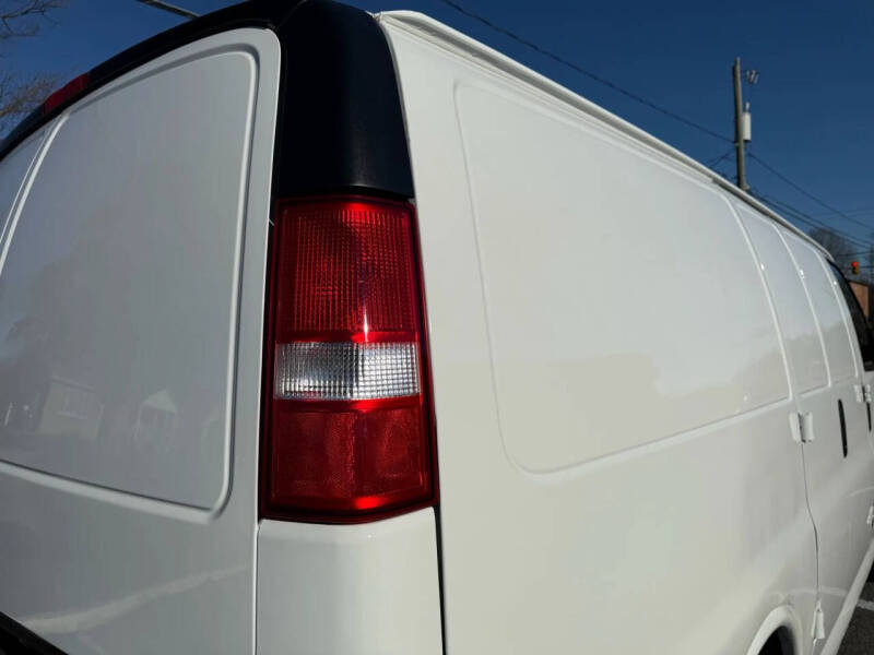 2022 GMC Savana 2500