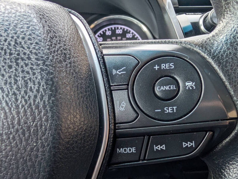 2018 Toyota Camry Hybrid LE