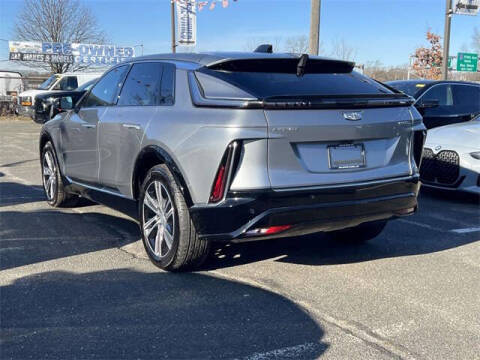 2024 Cadillac LYRIQ Luxury 2