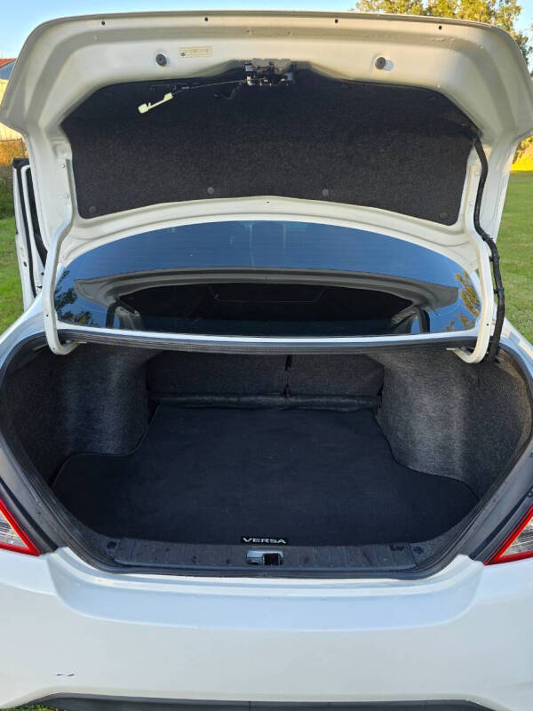 2019 Nissan Versa SV