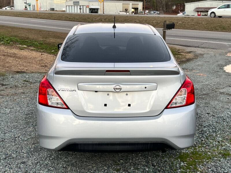 2019 Nissan Versa