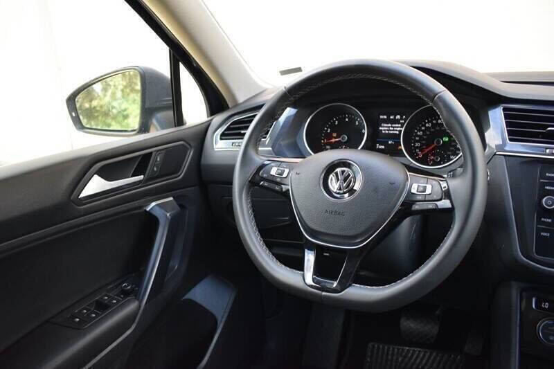 2021 Volkswagen Tiguan SE R-Line Black