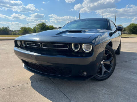 2018 Dodge Challenger for sale at AUTO DIRECT Bellaire in Houston TX