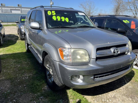 2005 Toyota Sequoia for sale at SCOTT HARRISON MOTOR CO in Houston TX