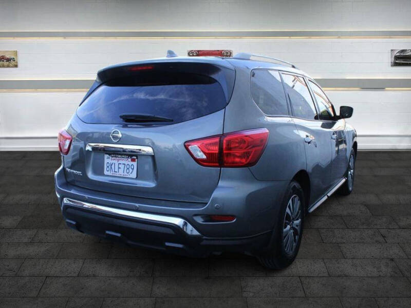 2019 Nissan Pathfinder S