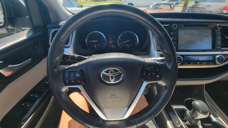 2017 Toyota Highlander Limited