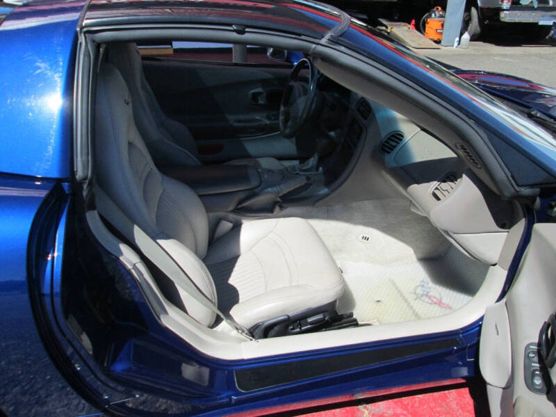 2004 Chevrolet Corvette