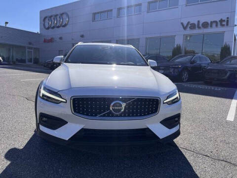 2024 Volvo V60 Cross Country B5 Plus