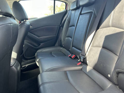 2017 Mazda MAZDA3 Touring