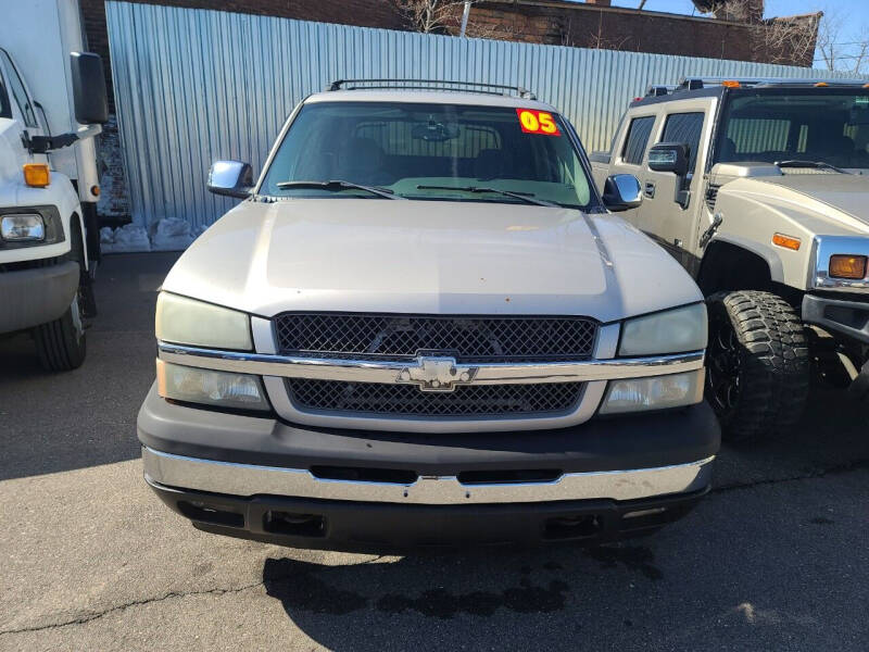 2005 Chevrolet Avalanche for sale at Frankies Auto Sales in Detroit MI